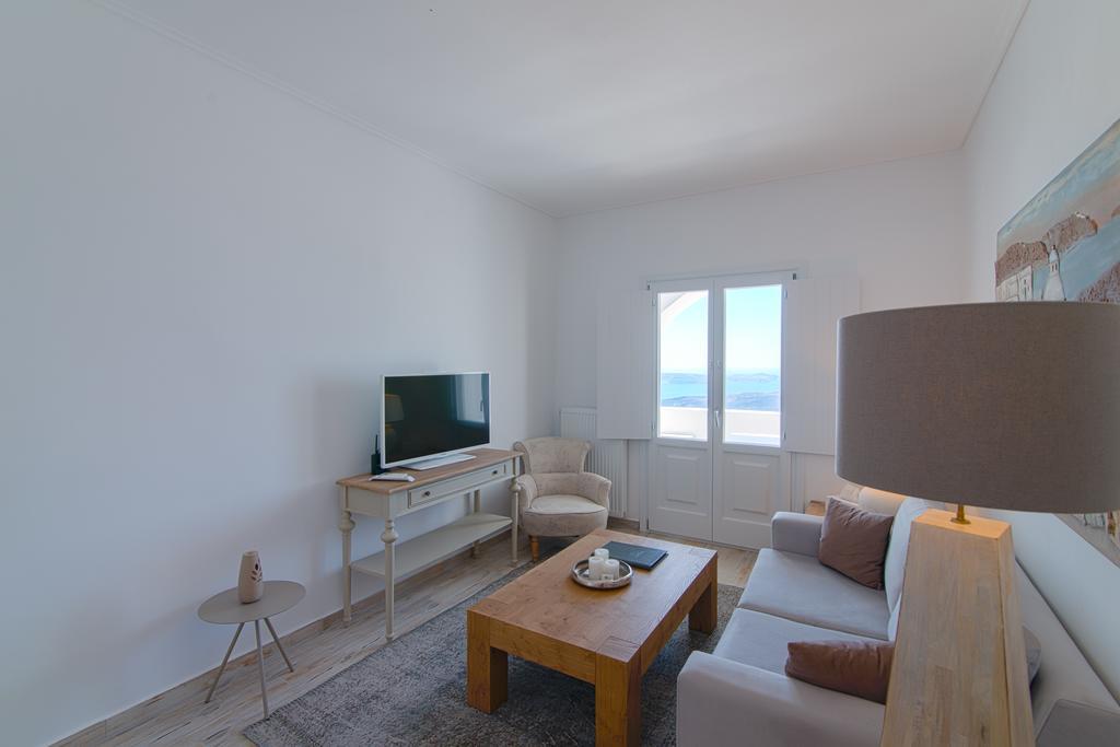 אימרוביגלי Aqua Mare Luxury Suites מראה חיצוני תמונה