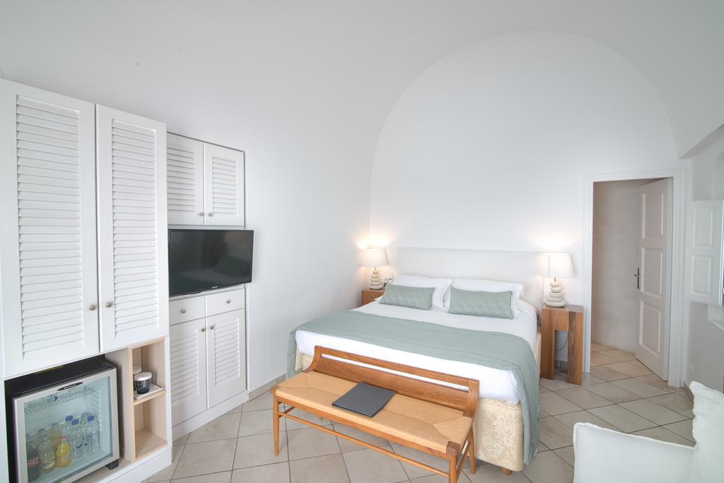 אימרוביגלי Aqua Mare Luxury Suites מראה חיצוני תמונה