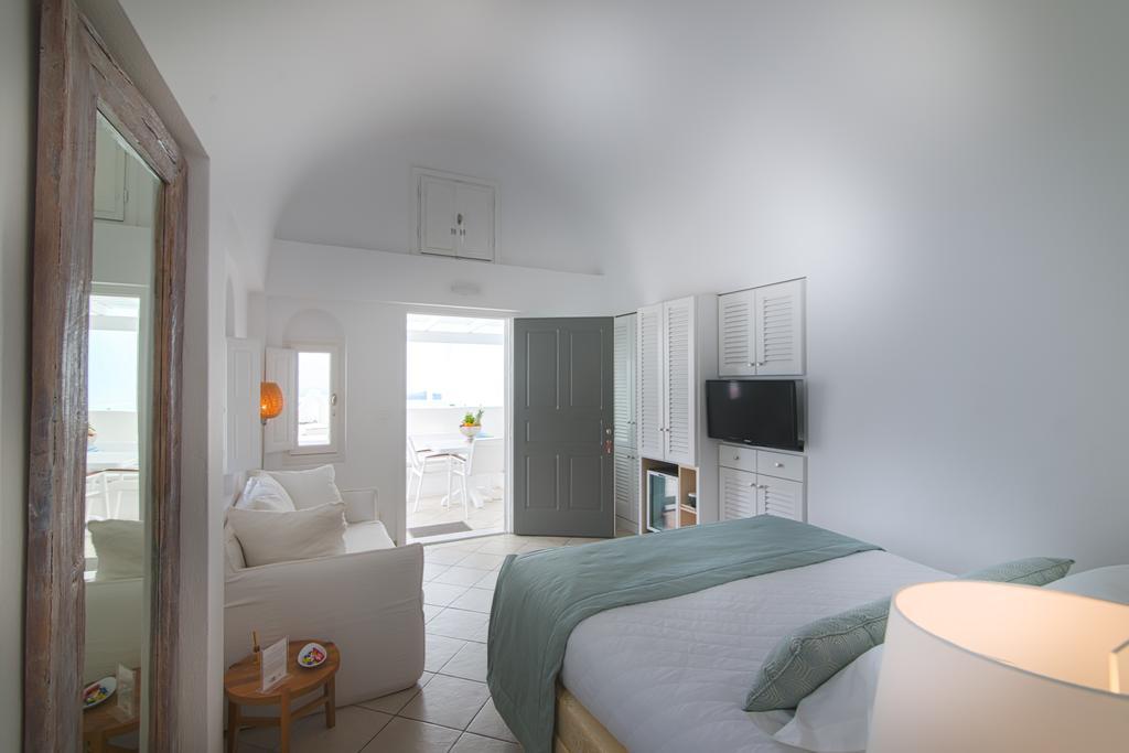 אימרוביגלי Aqua Mare Luxury Suites מראה חיצוני תמונה