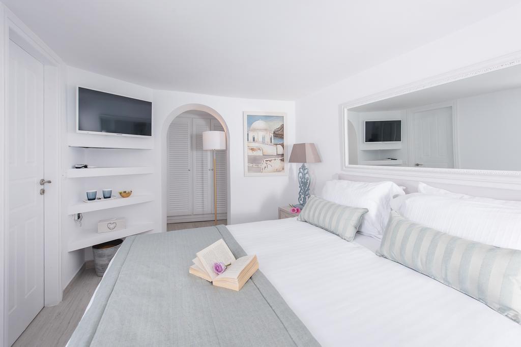 אימרוביגלי Aqua Mare Luxury Suites מראה חיצוני תמונה