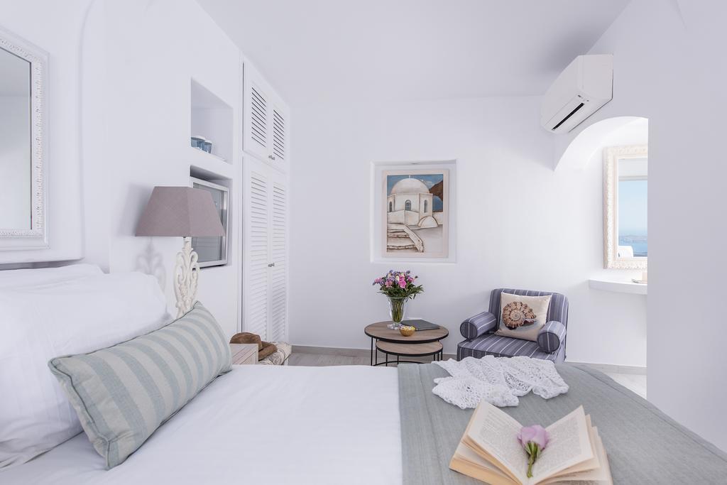אימרוביגלי Aqua Mare Luxury Suites מראה חיצוני תמונה